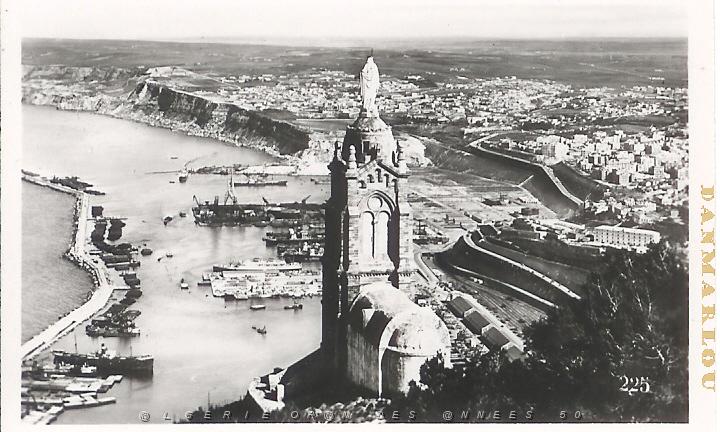 VUE DE PORT DEPUIS SANTA CRUZ.jpg